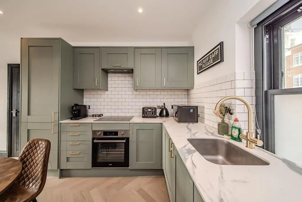 Super Central 3 Bedroom Flat I Next To Brighton Beach